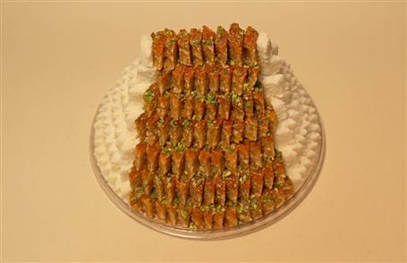 باقلوا، لوز نارگيل - ظرف طلقی